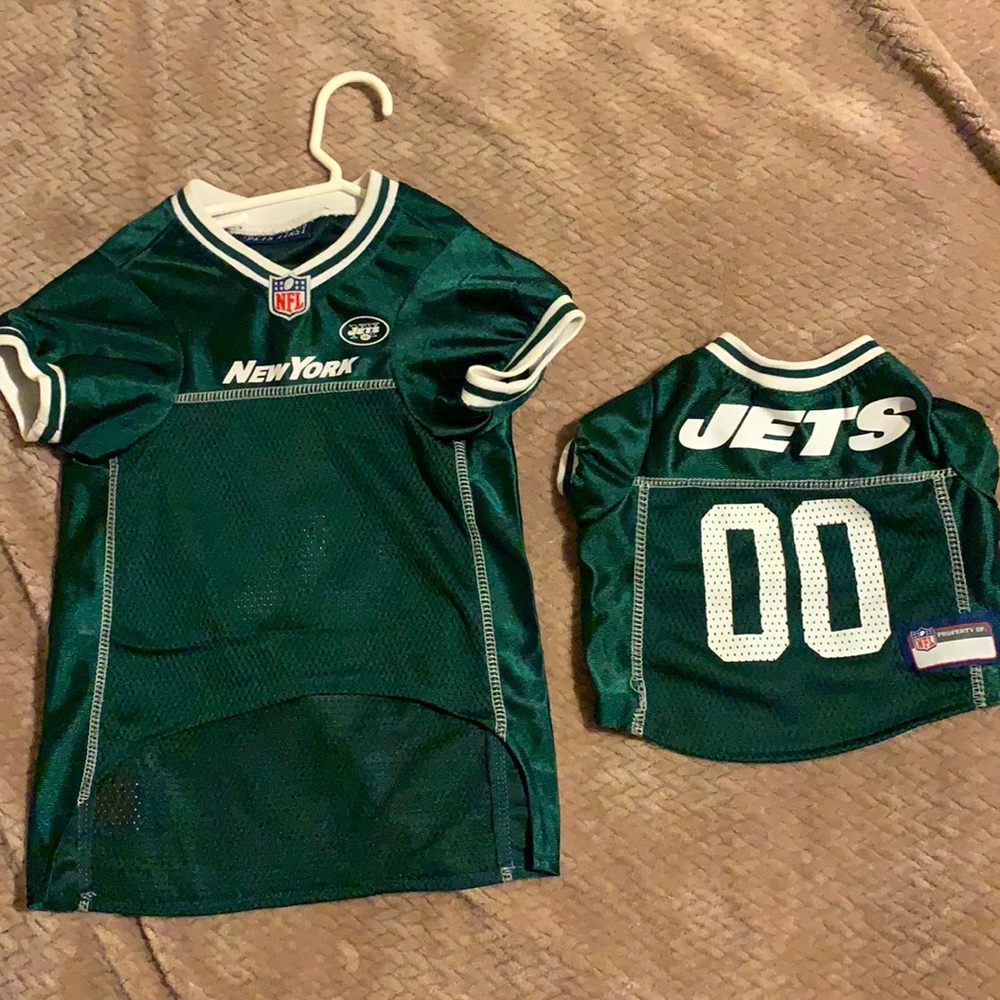 Pets first NFL Jets jersey for dogs